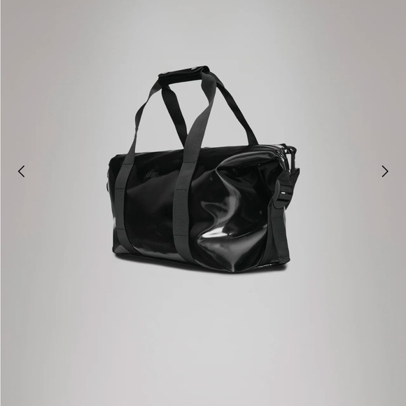 Rains Hilo Weekend Bag Small Black Patent NWT - Picture 3 of 9